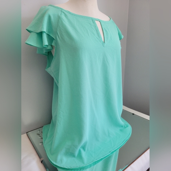 KEYHOLE RUFFLED SLEEVE BLOUSE - Picture 2 of 6